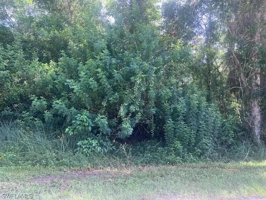 #23 Pine Tree Drive Naples FL 34112