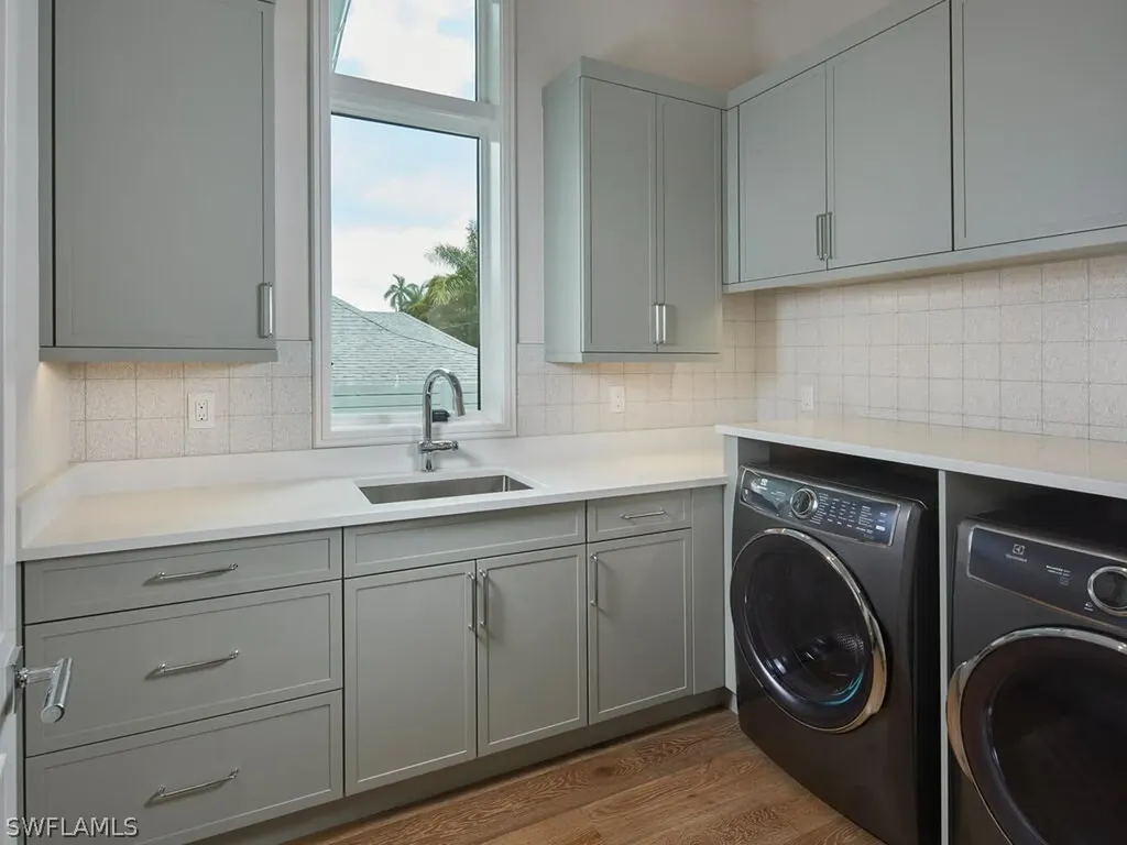 575 17th Avenue S Naples FL 34102