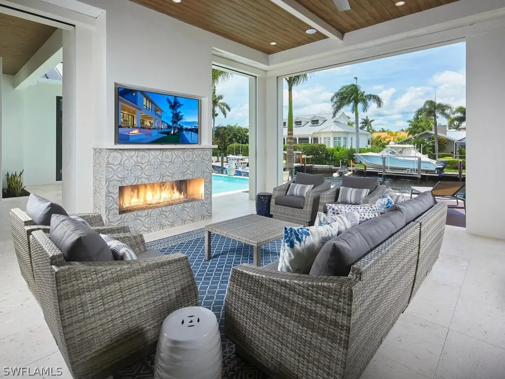 575 17th Avenue S Naples FL 34102
