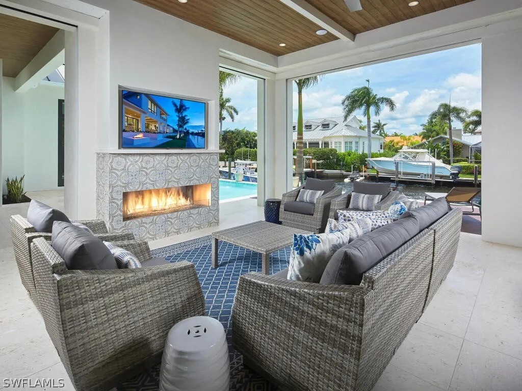 575 17th Avenue S Naples FL 34102