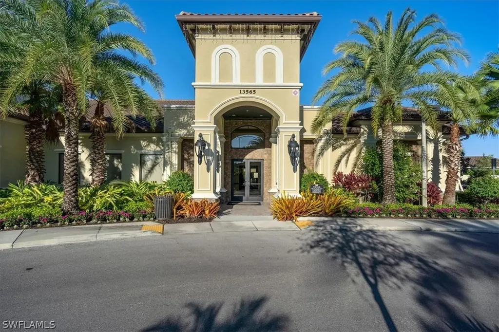 13663 Mandarin Circle Naples FL 34109