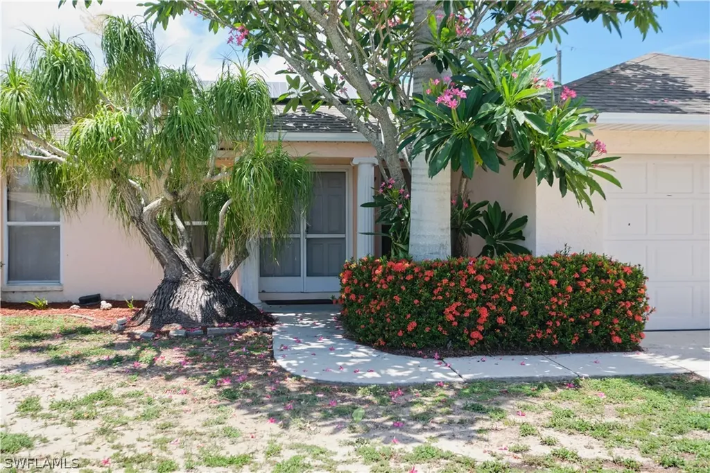 1007 SE 25th Terrace Cape Coral FL 33904