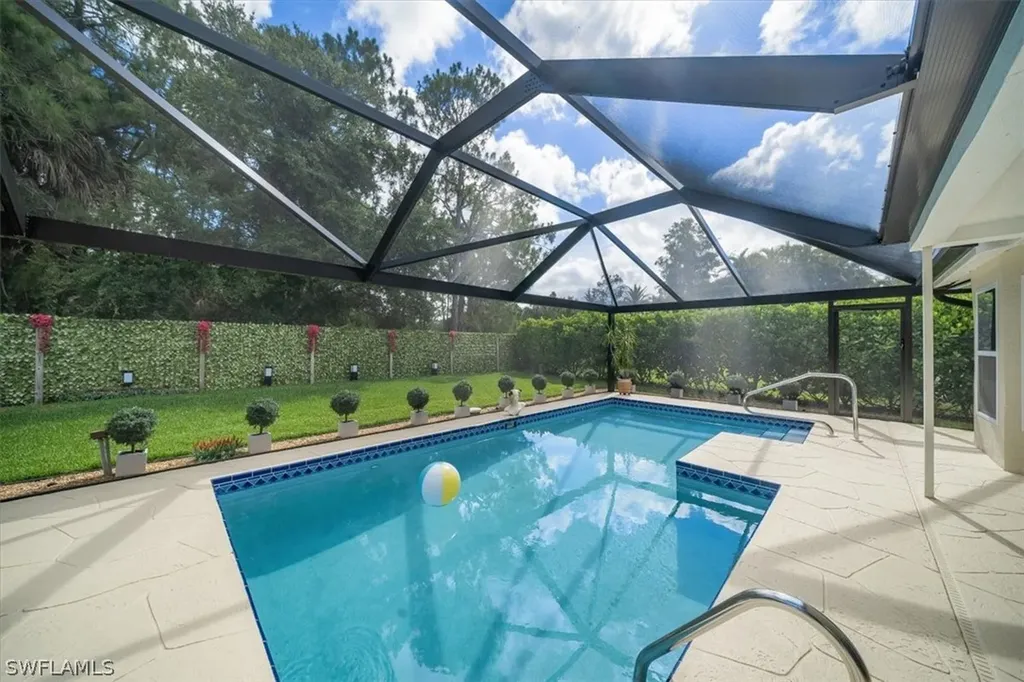 105 Saint James Way Naples FL 34104