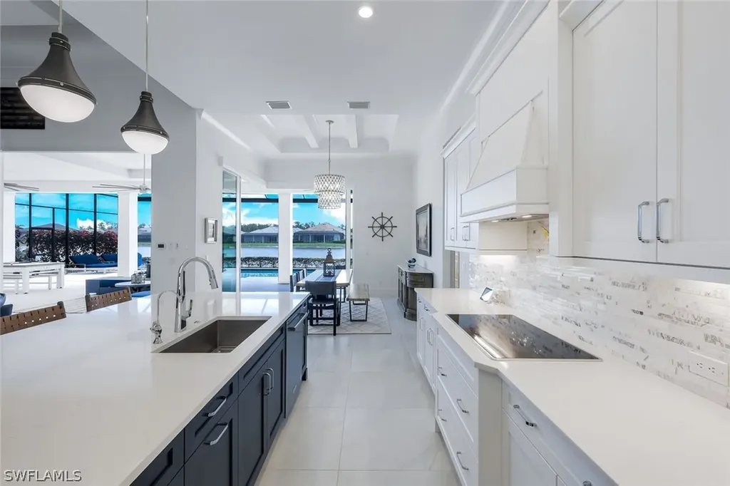 14225 Laguna Springs Lane Naples FL 34114