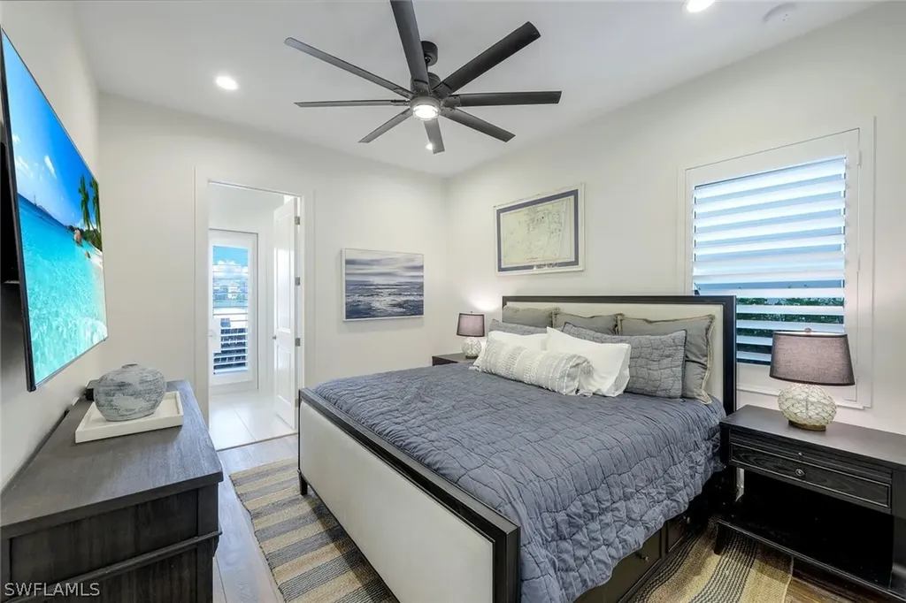 14225 Laguna Springs Lane Naples FL 34114