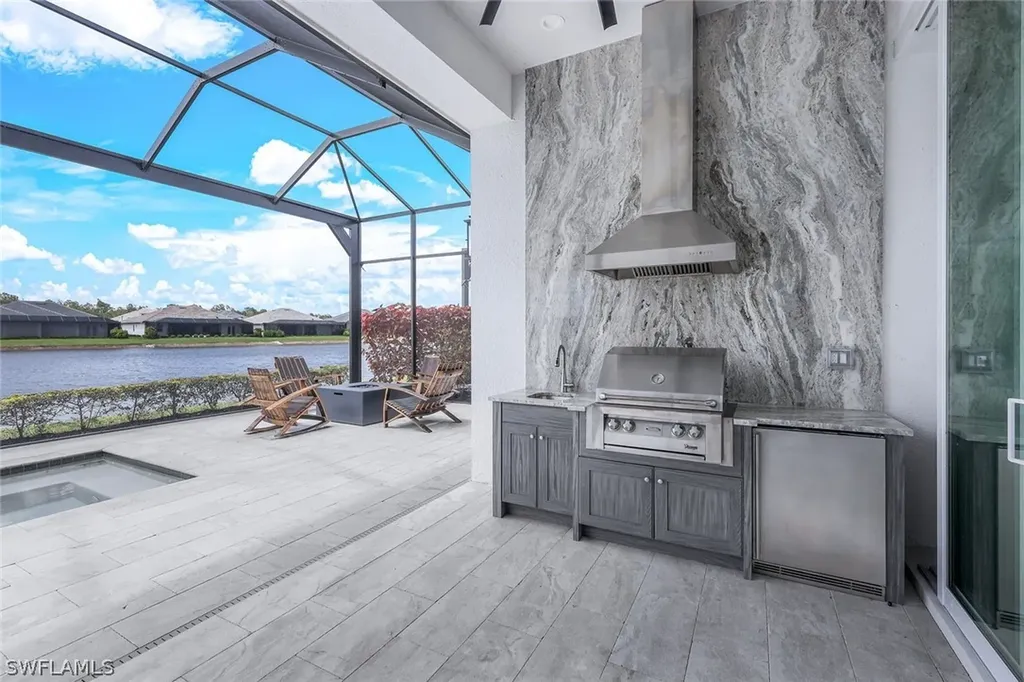 14225 Laguna Springs Lane Naples FL 34114