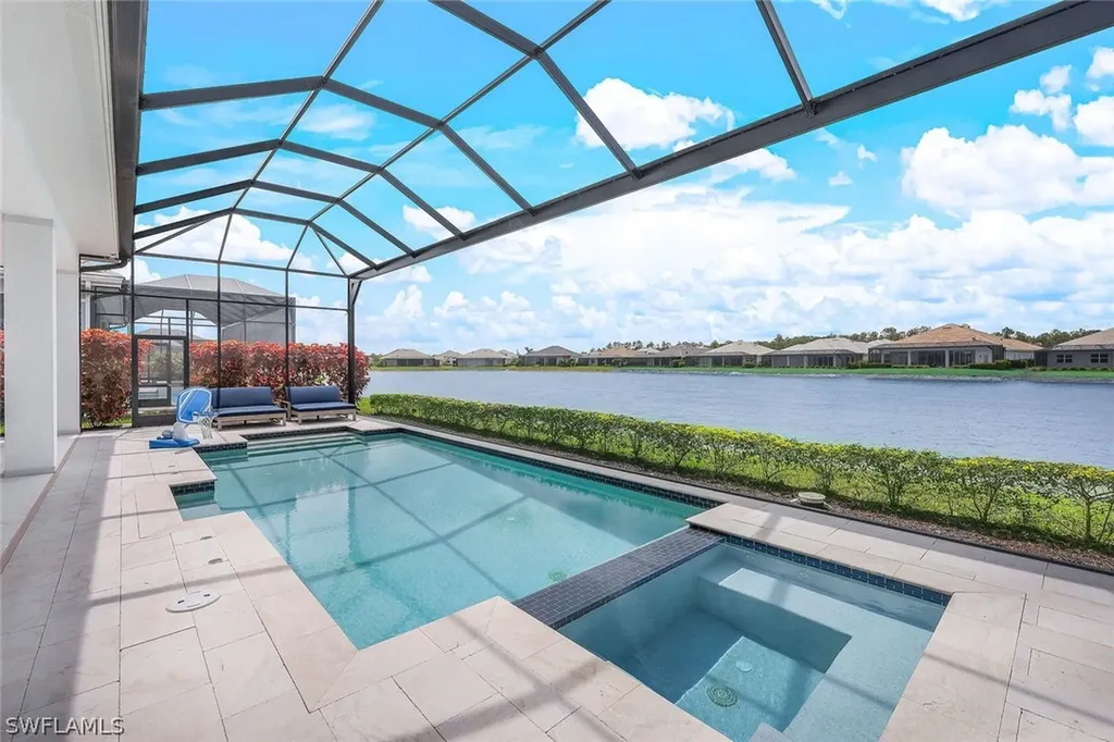 14225 Laguna Springs Lane Naples FL 34114