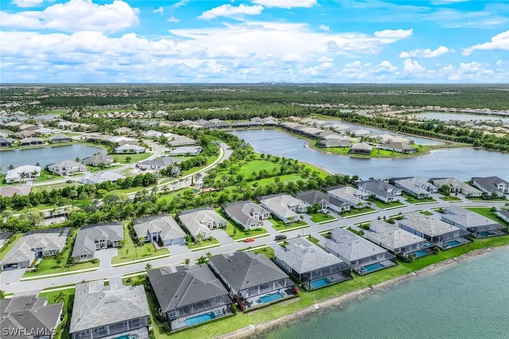 14225 Laguna Springs Lane Naples FL 34114