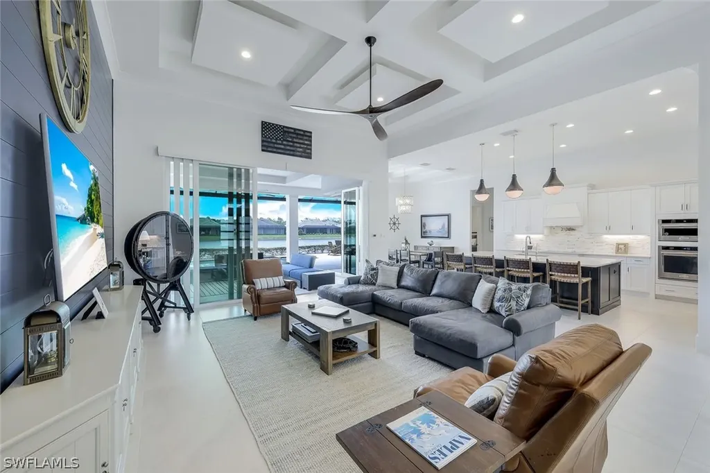 14225 Laguna Springs Lane Naples FL 34114