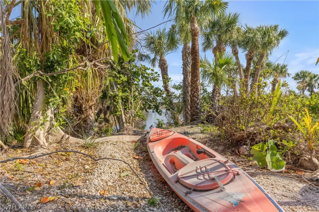 586 Boulder Drive Sanibel FL 33957