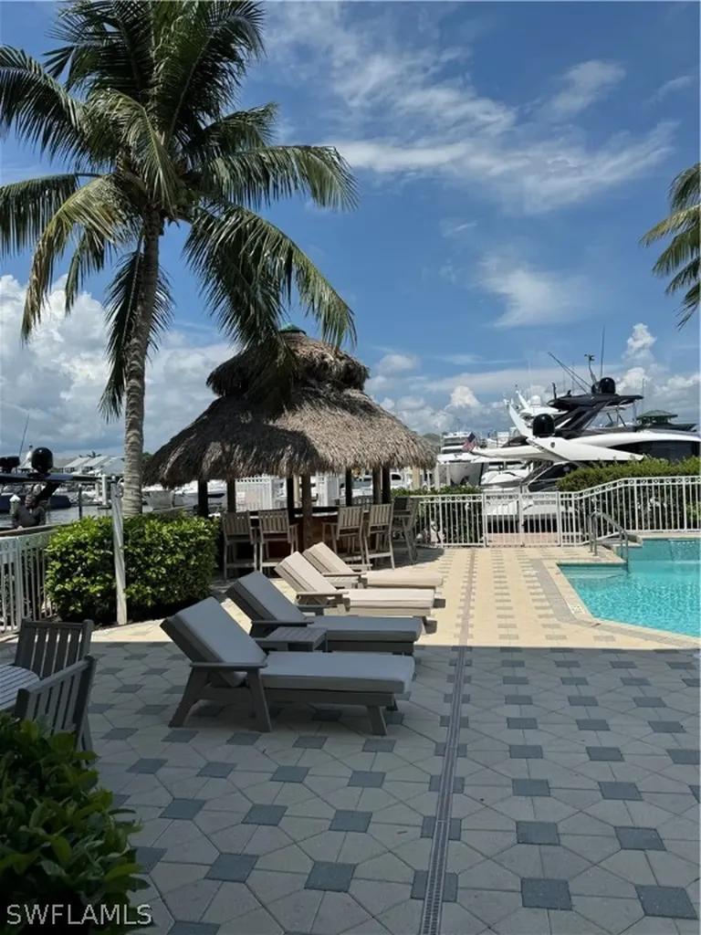 891 10th Street S Naples FL 34102