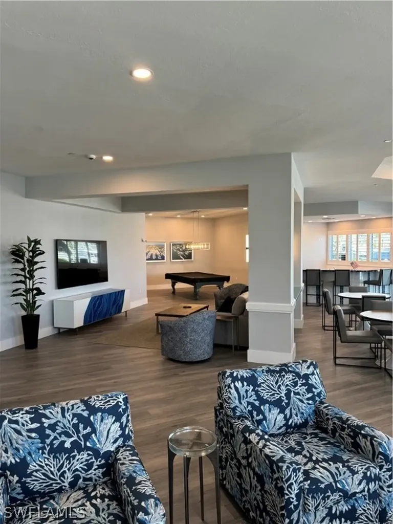 891 10th Street S Naples FL 34102
