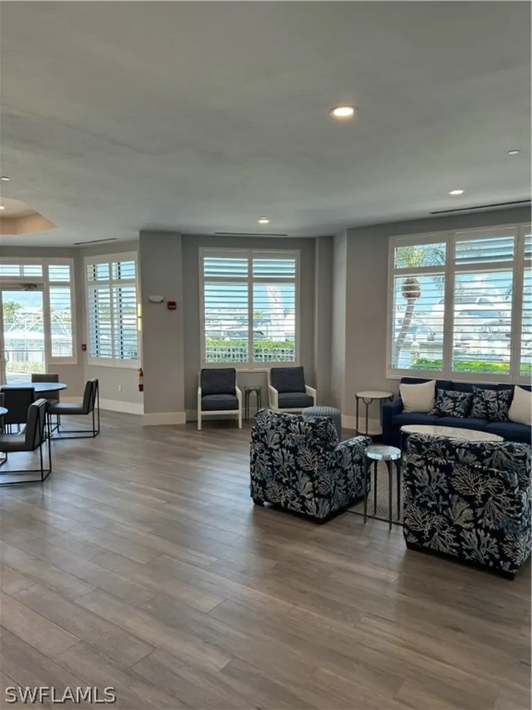 891 10th Street S Naples FL 34102