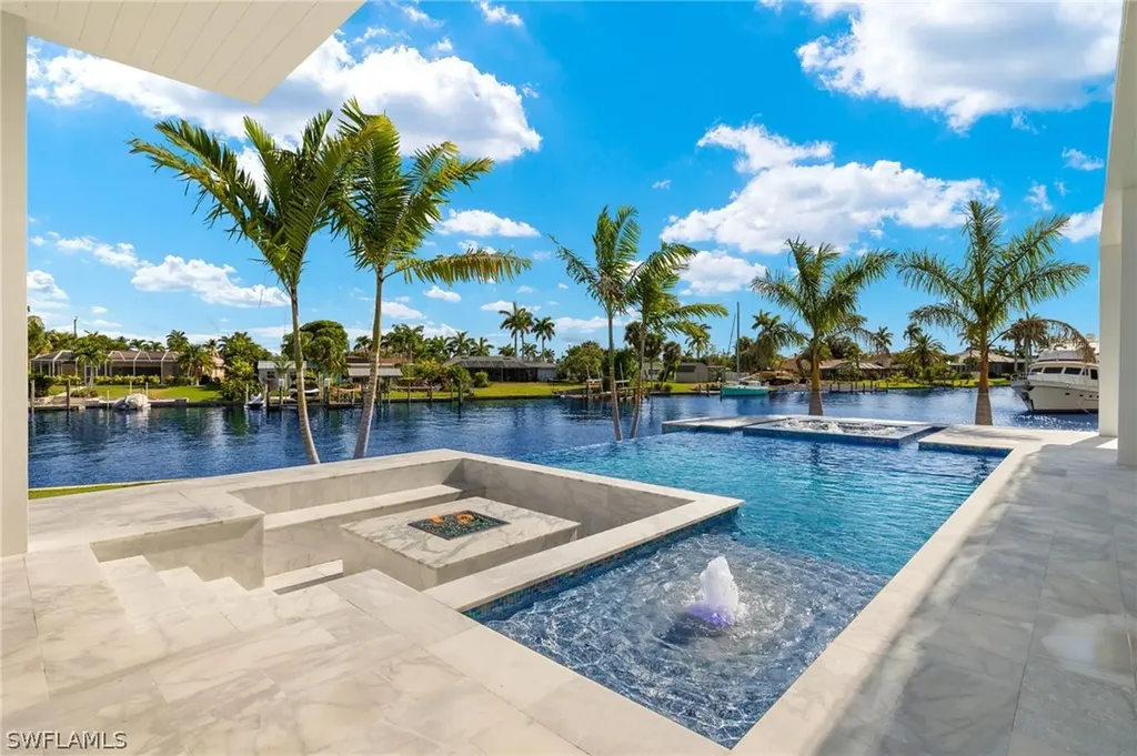 5636 De Soto Court Cape Coral FL 33904