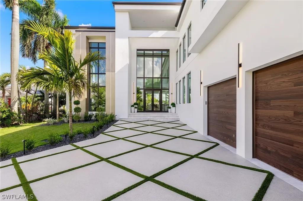 5636 De Soto Court Cape Coral FL 33904