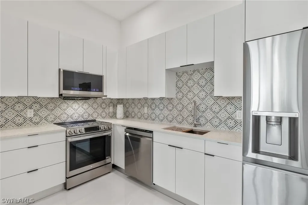 5636 De Soto Court Cape Coral FL 33904