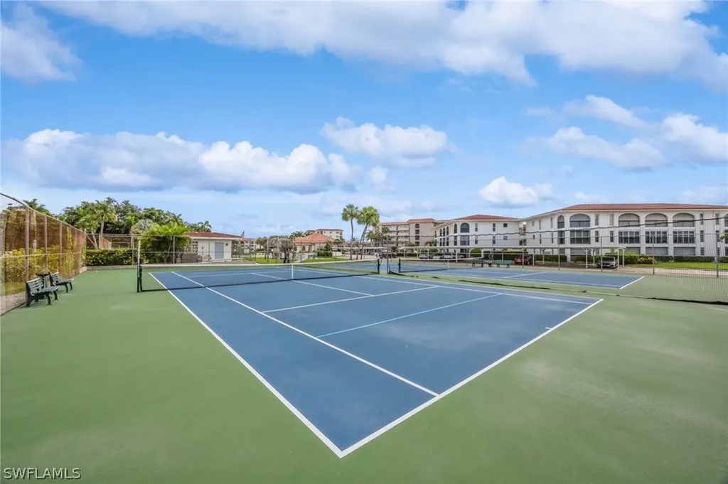 53 High Point Circle W Naples FL 34103
