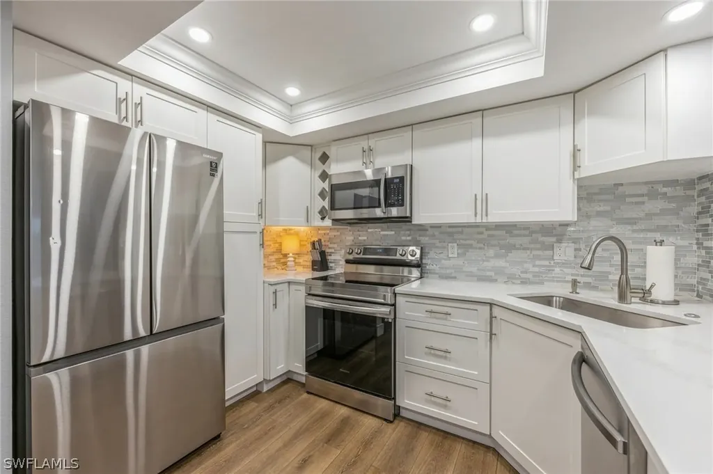 53 High Point Circle W Naples FL 34103