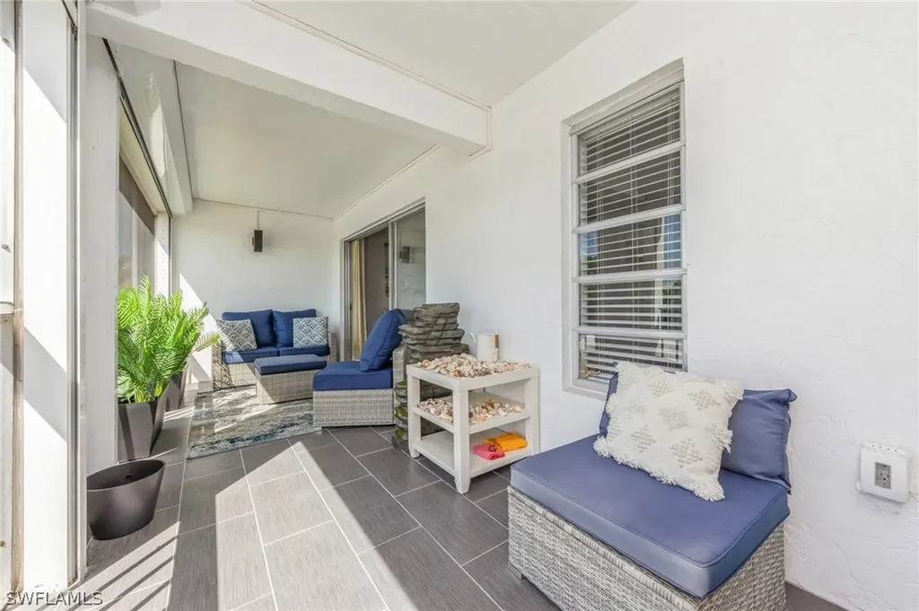 53 High Point Circle W Naples FL 34103