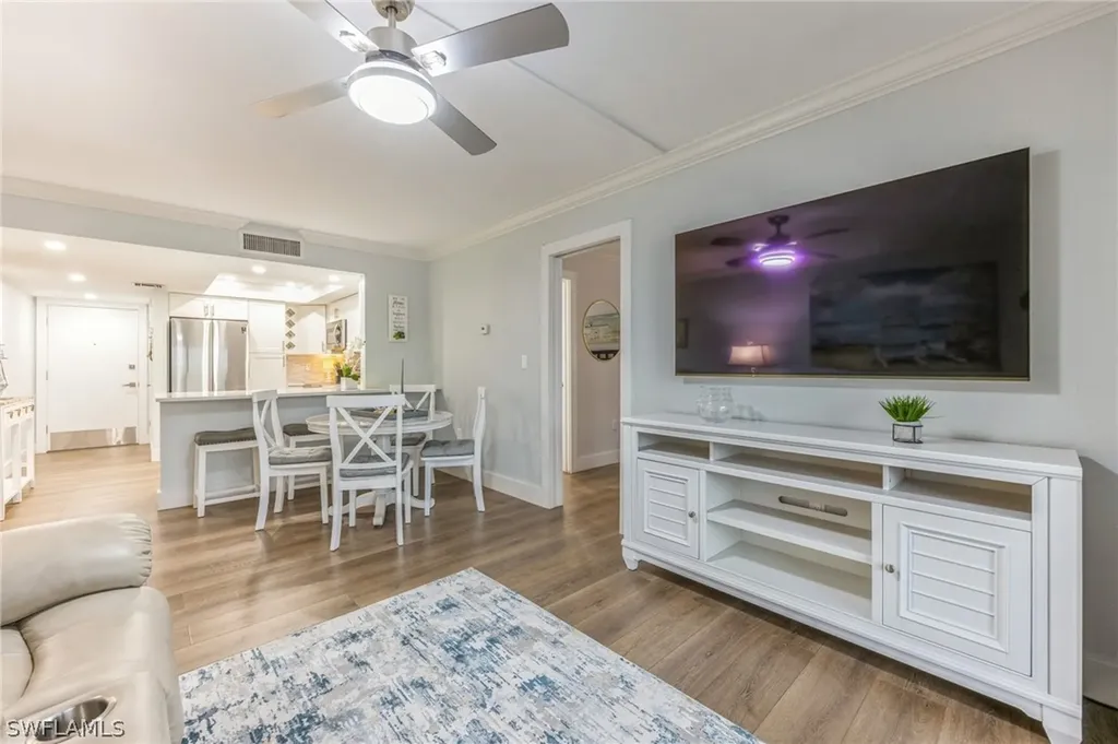 53 High Point Circle W Naples FL 34103
