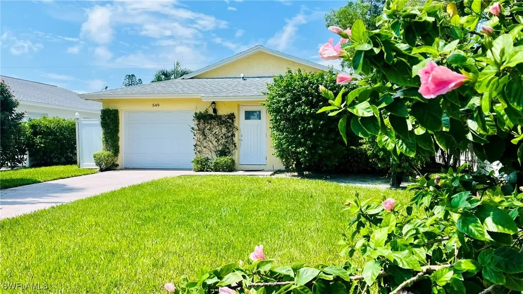 549 110th Avenue N Naples FL 34108