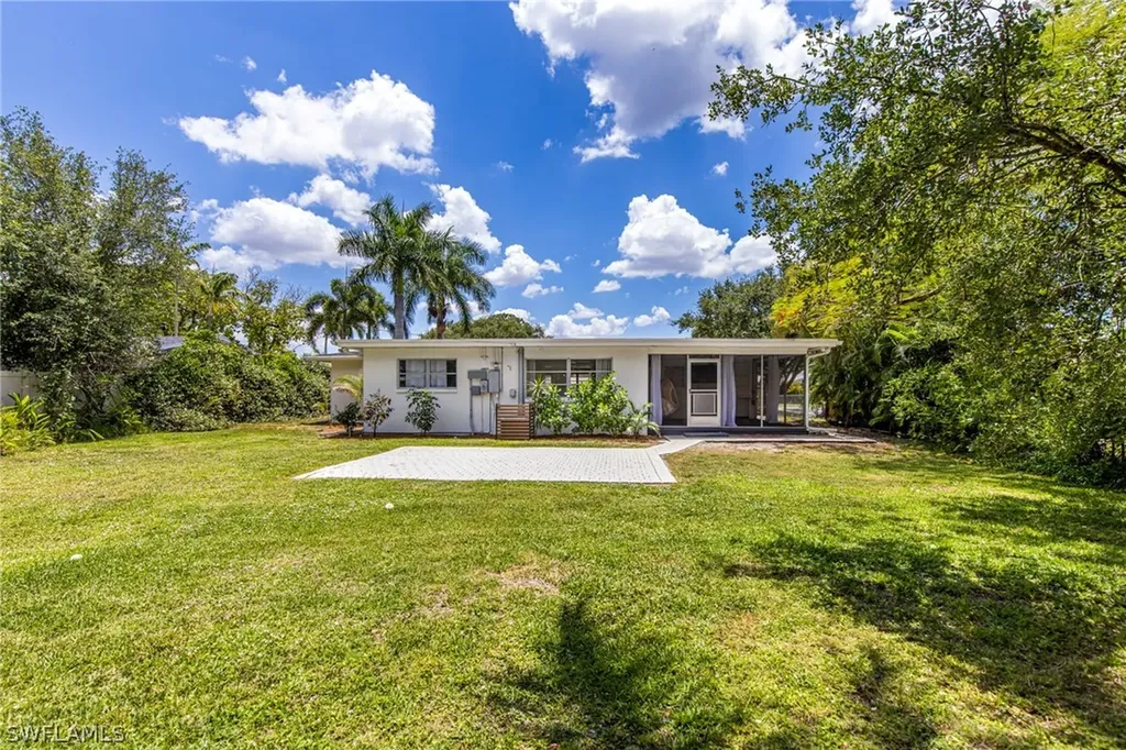 1239 Sunbury Drive Fort Myers FL 33901