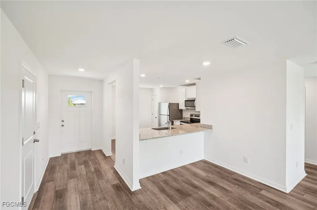 2624 Diplomat Parkway W Cape Coral FL 33993