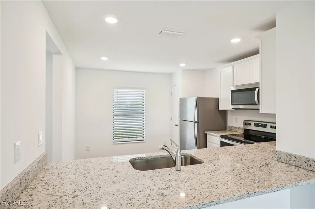 2624 Diplomat Parkway W Cape Coral FL 33993