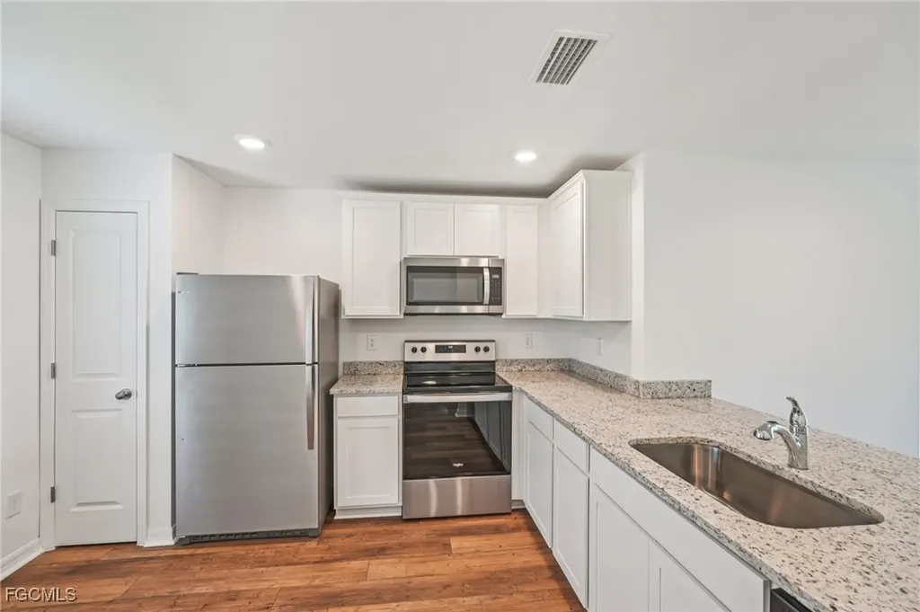 2624 Diplomat Parkway W Cape Coral FL 33993