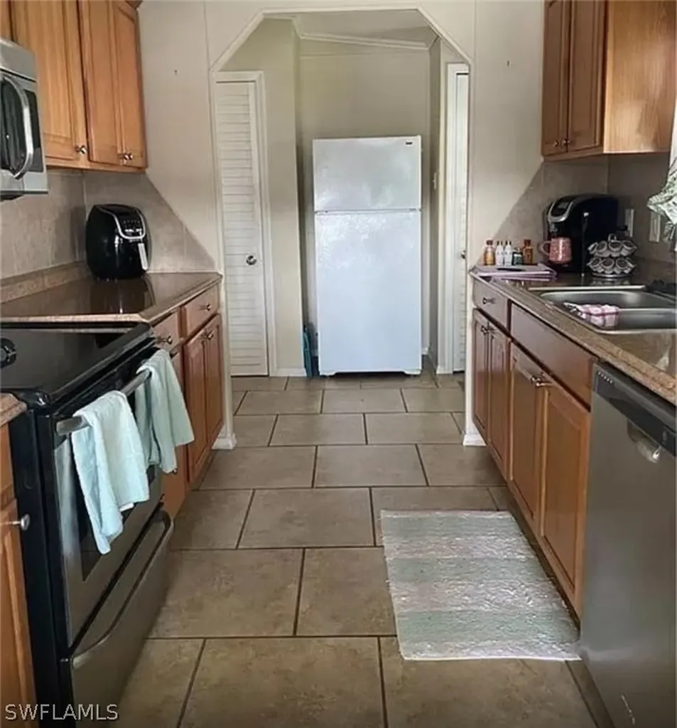 78 Sunrise Avenue North Fort Myers FL 33903