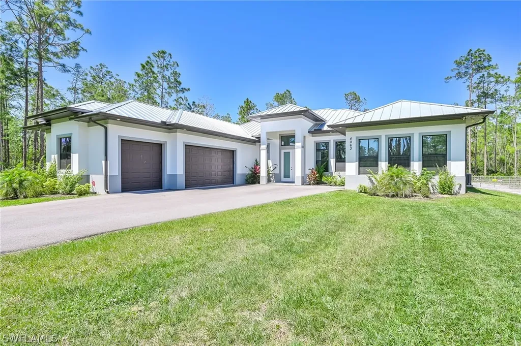 4063 8th Avenue NE Naples FL 34120