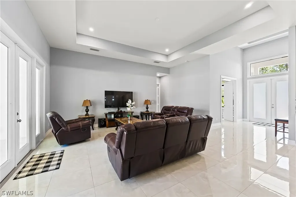 4063 8th Avenue NE Naples FL 34120
