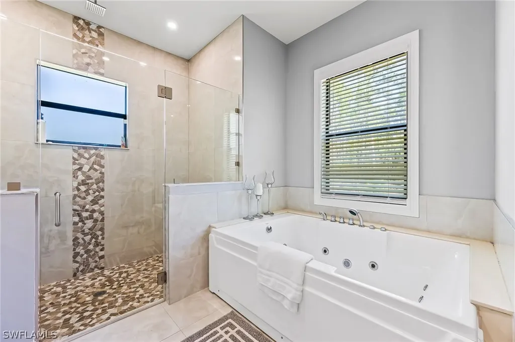 4063 8th Avenue NE Naples FL 34120