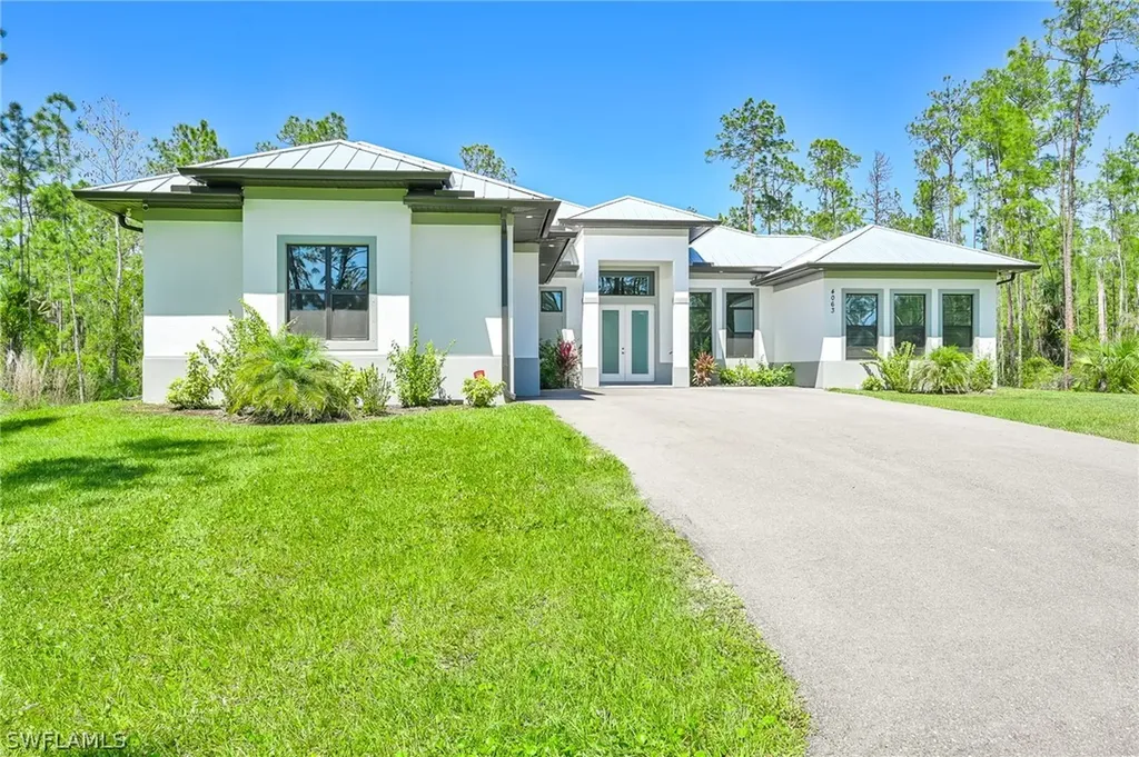 4063 8th Avenue NE Naples FL 34120