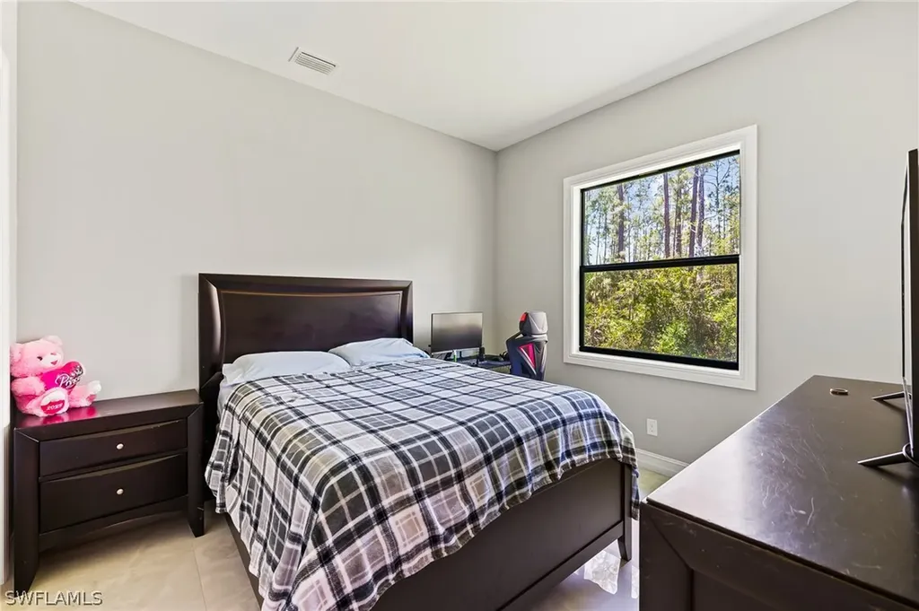 4063 8th Avenue NE Naples FL 34120