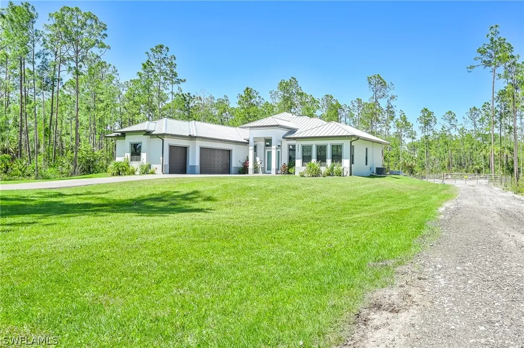 4063 8th Avenue NE Naples FL 34120