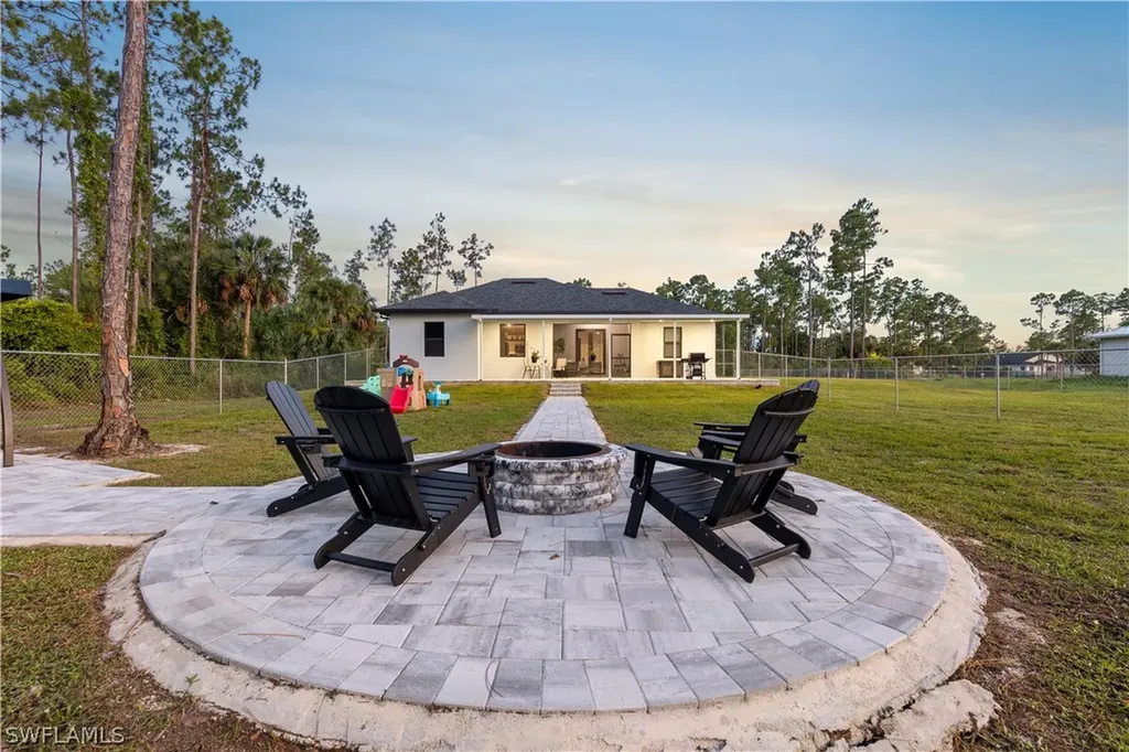 3773 8th Avenue NE Naples FL 34120