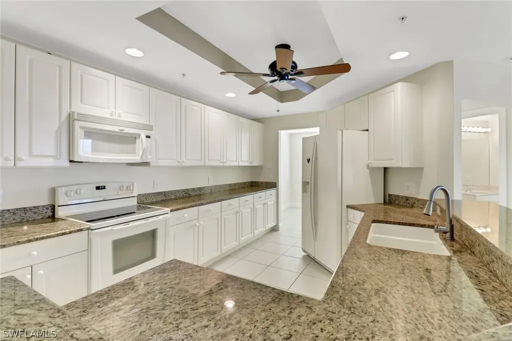 Fort Myers FL, 2745 1st Street, Unit 2405