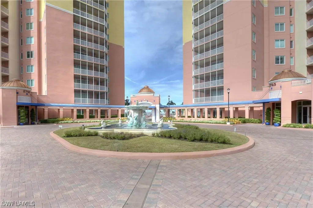 2745 1st Street Fort Myers FL 33916