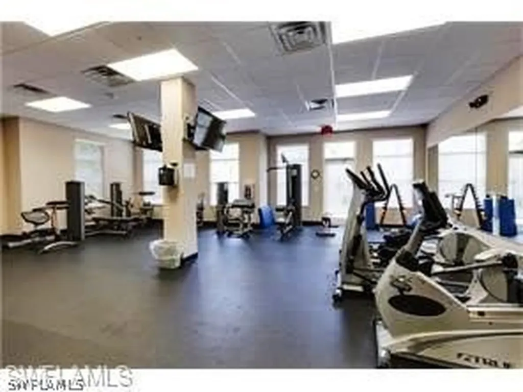 2745 1st Street Fort Myers FL 33916