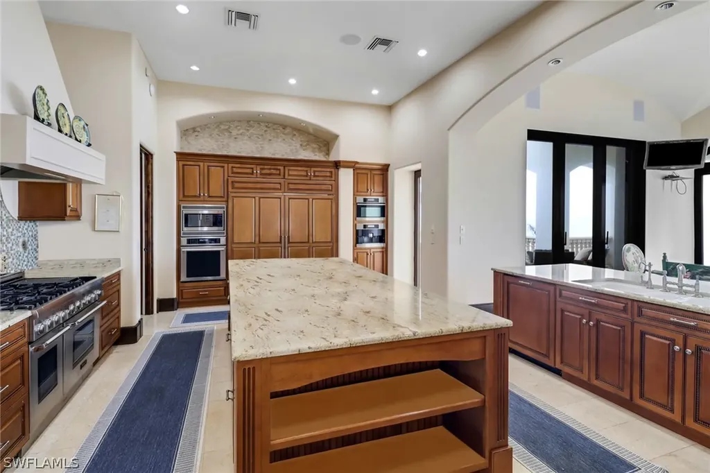 6111 Sanibel Captiva Road Sanibel FL 33957