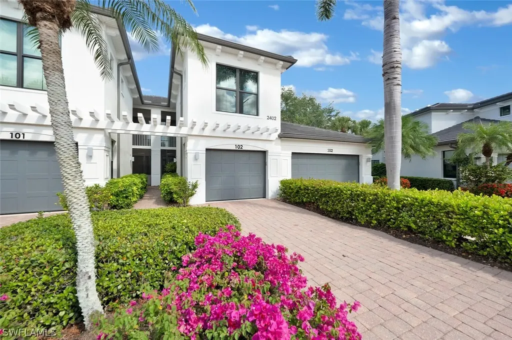 Naples FL, 2402 Ravenna Boulevard, Unit 9-102