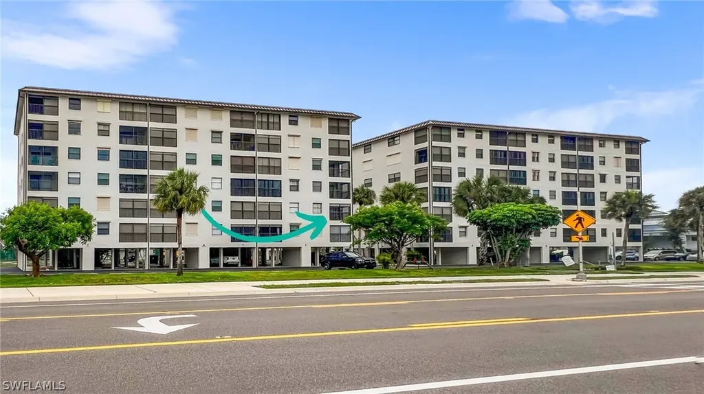 Fort Myers Beach FL, 6897 Estero Boulevard W, Unit 121