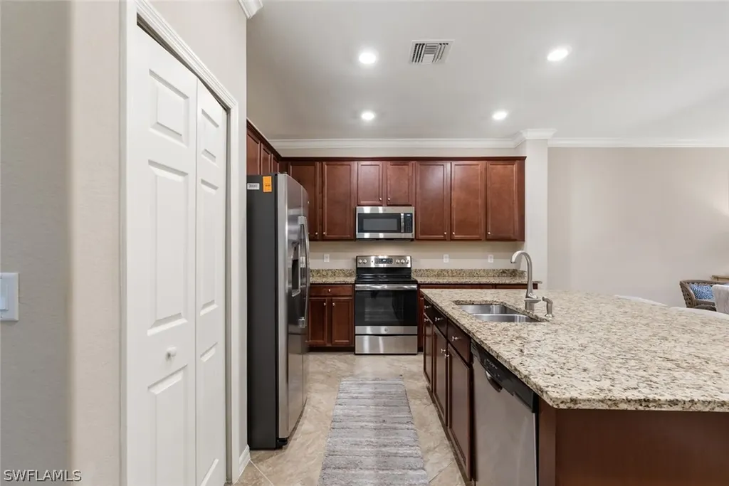 9187 Woodhurst Drive Naples FL 34120