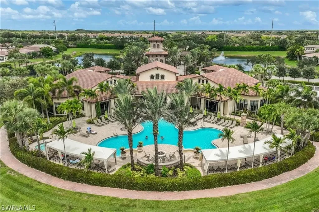 9187 Woodhurst Drive Naples FL 34120