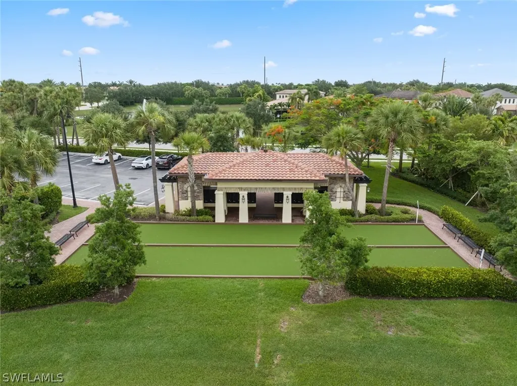 9187 Woodhurst Drive Naples FL 34120