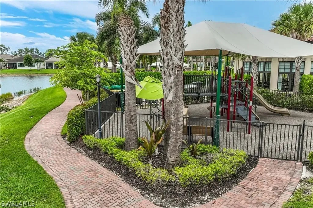 9187 Woodhurst Drive Naples FL 34120