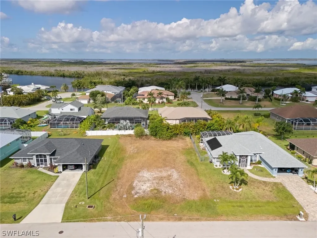 2902 SW 29th Place Cape Coral FL 33914