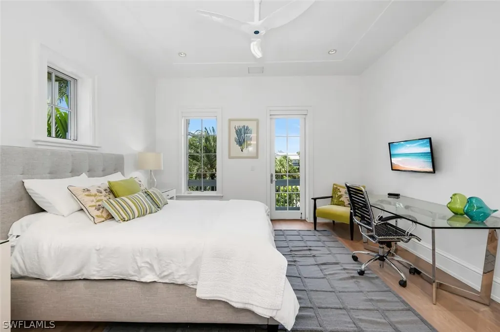 982 9th Avenue S Naples FL 34102