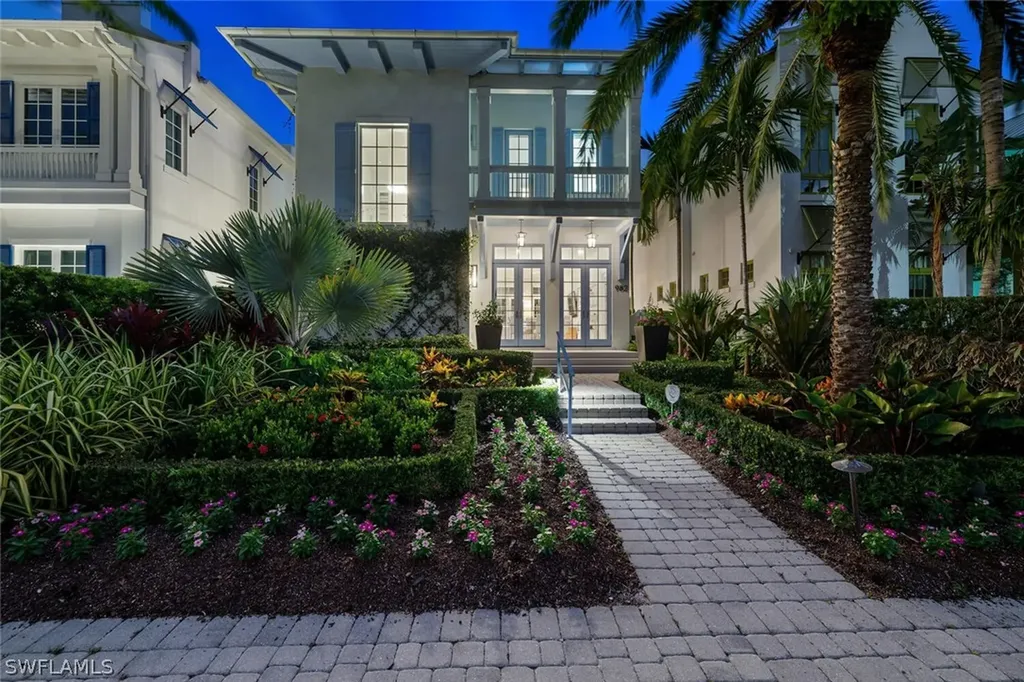 982 9th Avenue S Naples FL 34102